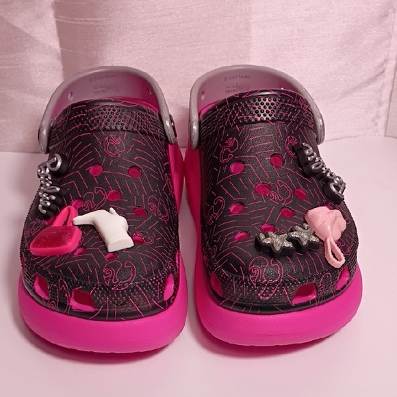 CROCS Women Black and Pink Slippers with Fun Charms SIZE 6 - Picture 1 of 12